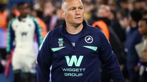 柯洁分享剃头瞬间，感言“夜幕终将迎来曙光”